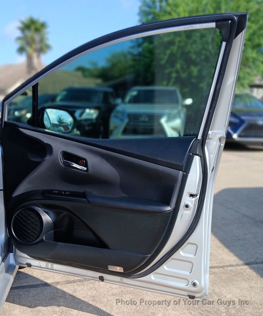 Used 2020 Toyota Prius LE image 15