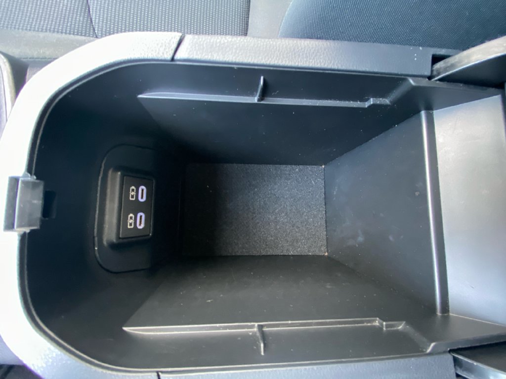 Used 2025 Toyota RAV4 LE AWD/4WD image 28