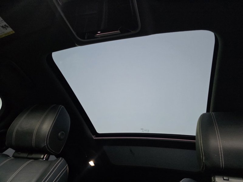 Used 2020 Land Rover Range Rover Velar R-Dynamic S image 24