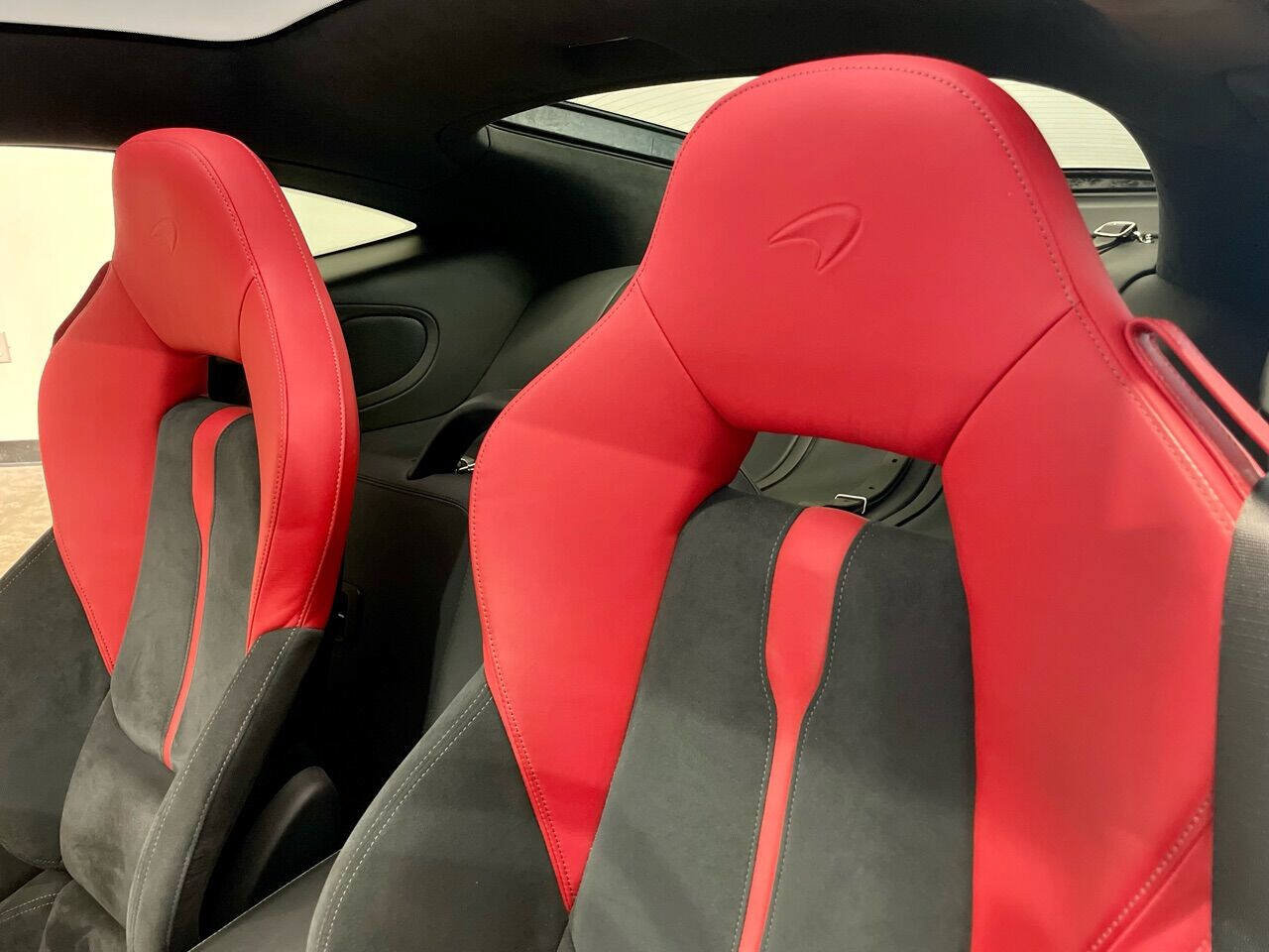 Used 2017 McLaren 570S RWD image 34