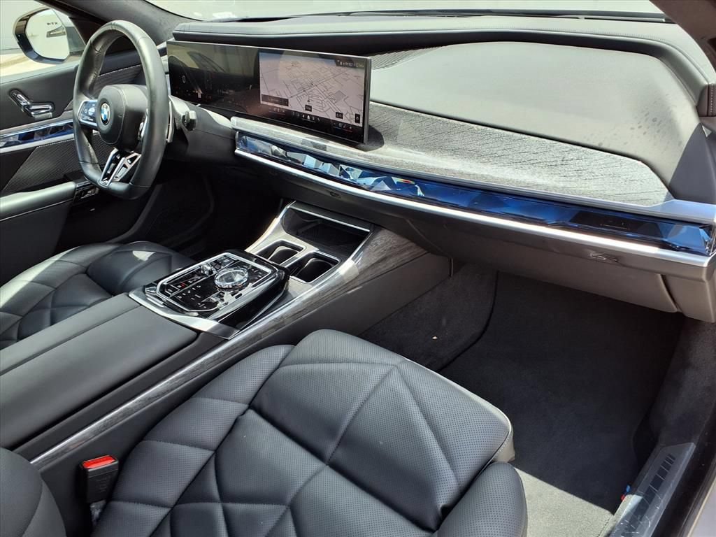 Used 2023 BMW 740i RWD image 8