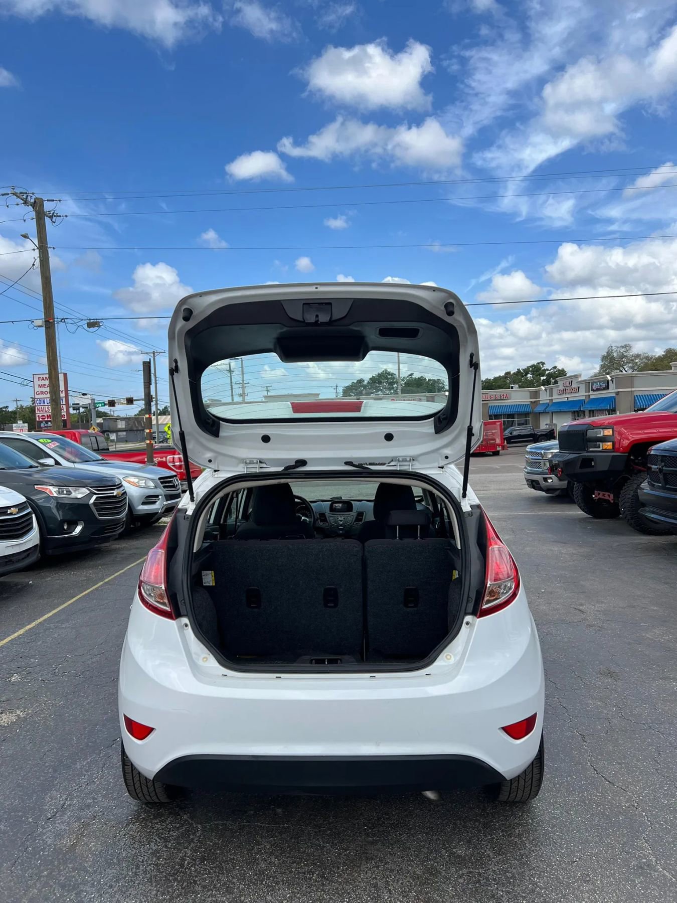 Used 2015 Ford Fiesta SE FWD image 17