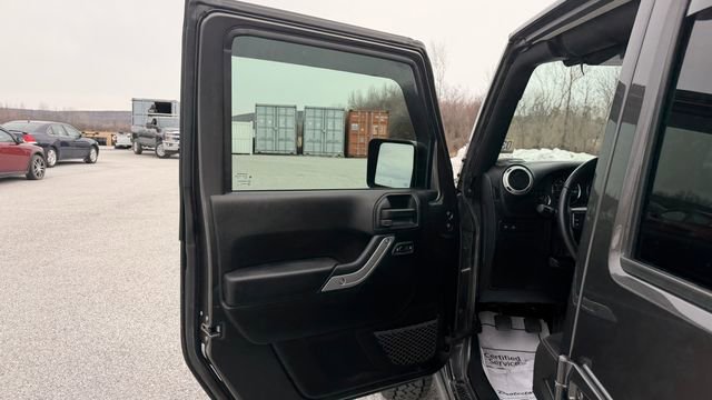 Used 2018 Jeep Wrangler Unlimited Rubicon image 17