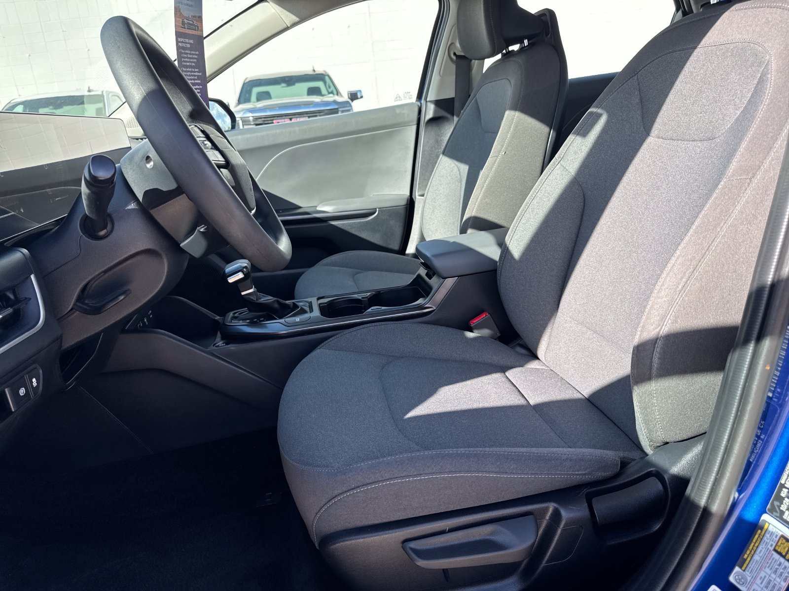 Used 2025 Kia K4 FWD image 14