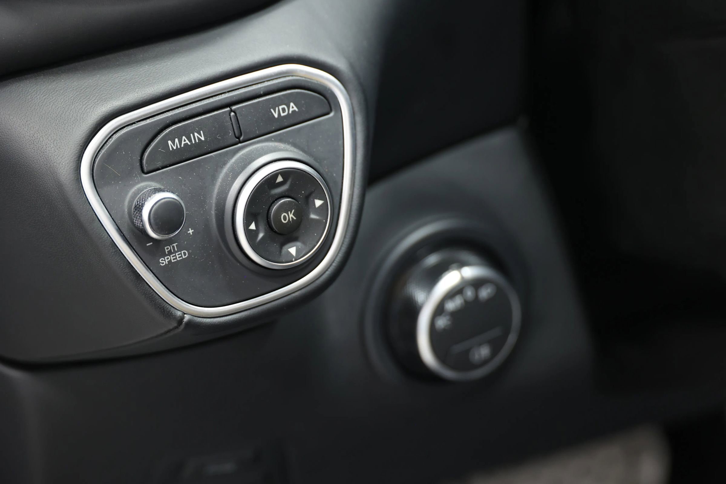 Used 2015 Ferrari California T image 23