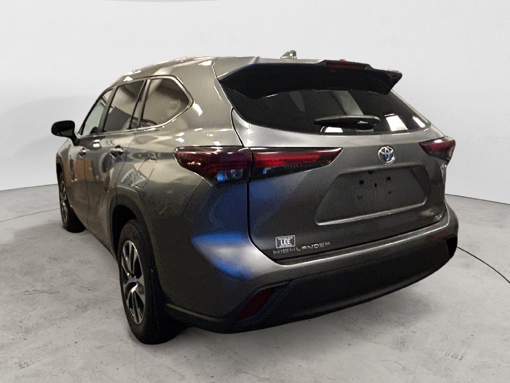 Certified 2026 Toyota Highlander XLE AWD/4WD image 3
