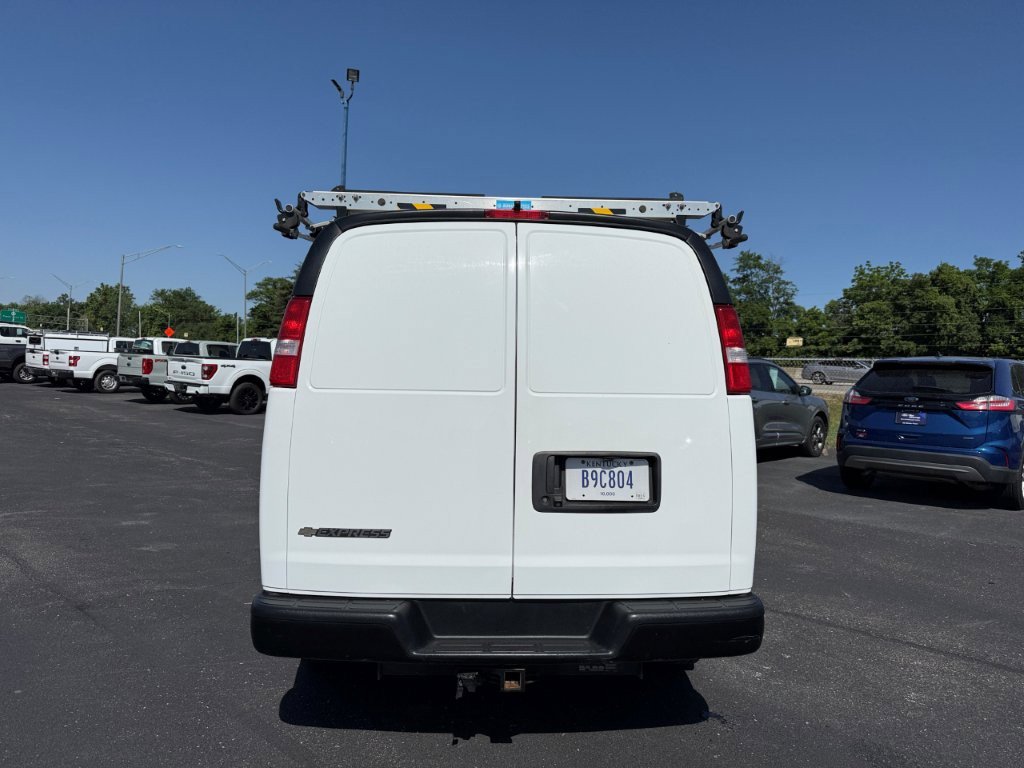 Used 2022 Chevrolet Express 2500 w/ Driver Convenience Package RWD image 7