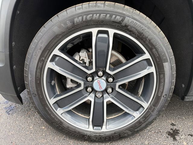 Used 2023 GMC Acadia SLT w/ Technology Package AWD/4WD image 11