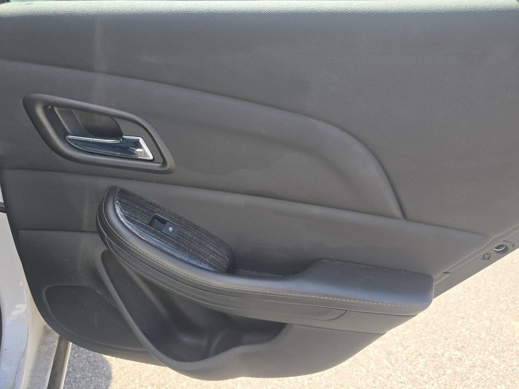 Used 2015 Chevrolet Malibu LT FWD image 18