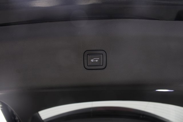 Used 2021 Buick Enclave Essence w/ LPO, Luxury Package image 19