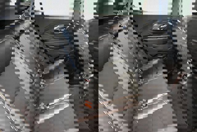 Used 2024 GMC Terrain SLT AWD/4WD image 19