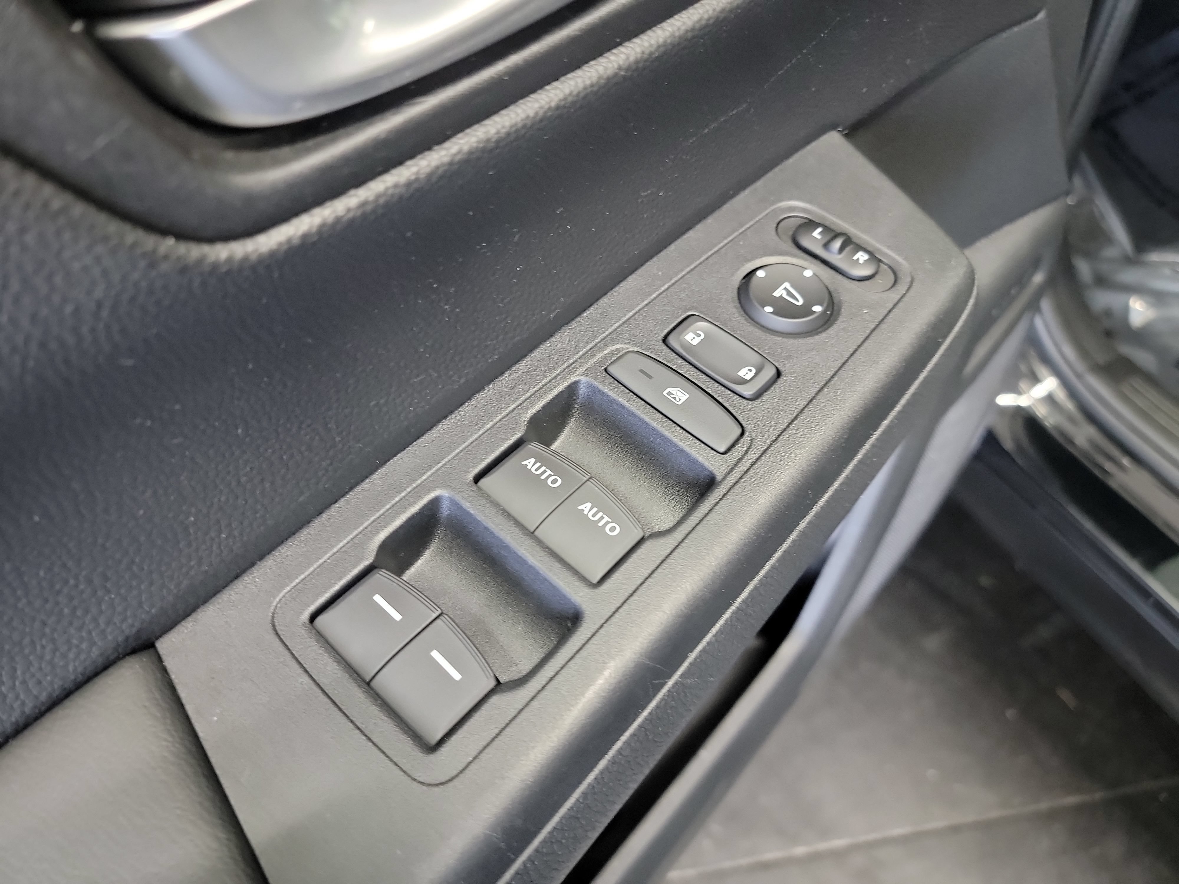 Used 2024 Honda CR-V EX image 14