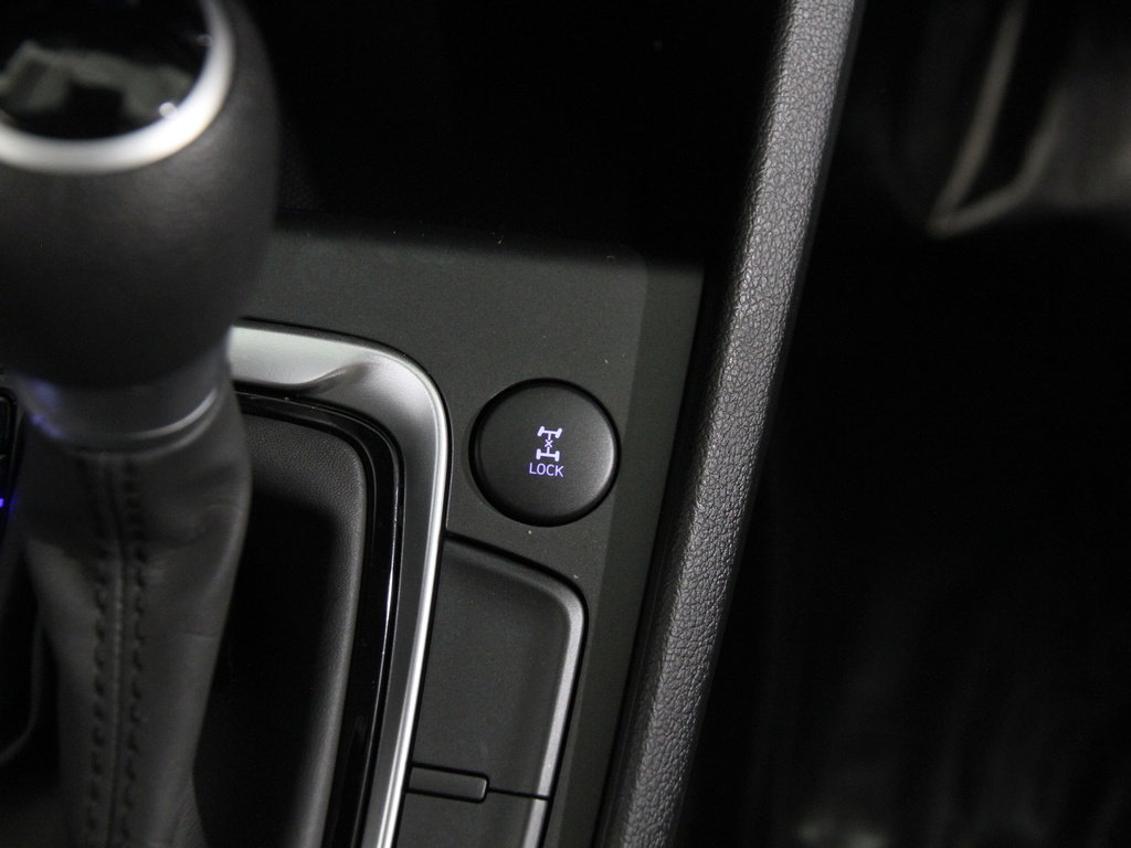 Used 2023 Hyundai Kona SEL image 16