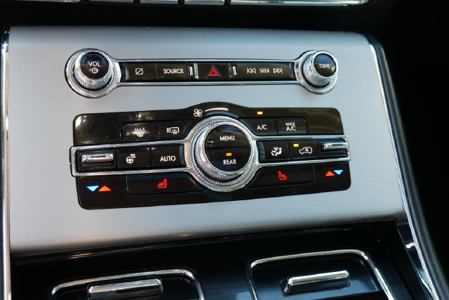 Used 2024 Lincoln Aviator AWD w/ Premium Package image 25