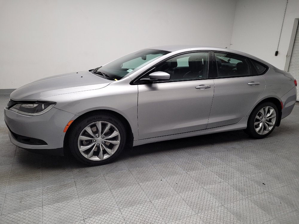 Used 2015 Chrysler 200 S w/ Navigation & Sound Group I FWD image 2