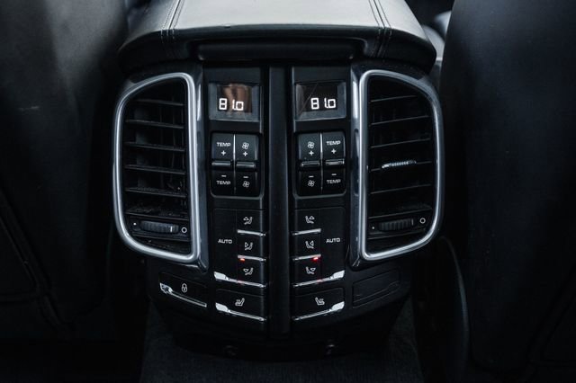 Used 2013 Porsche Cayenne Turbo image 71