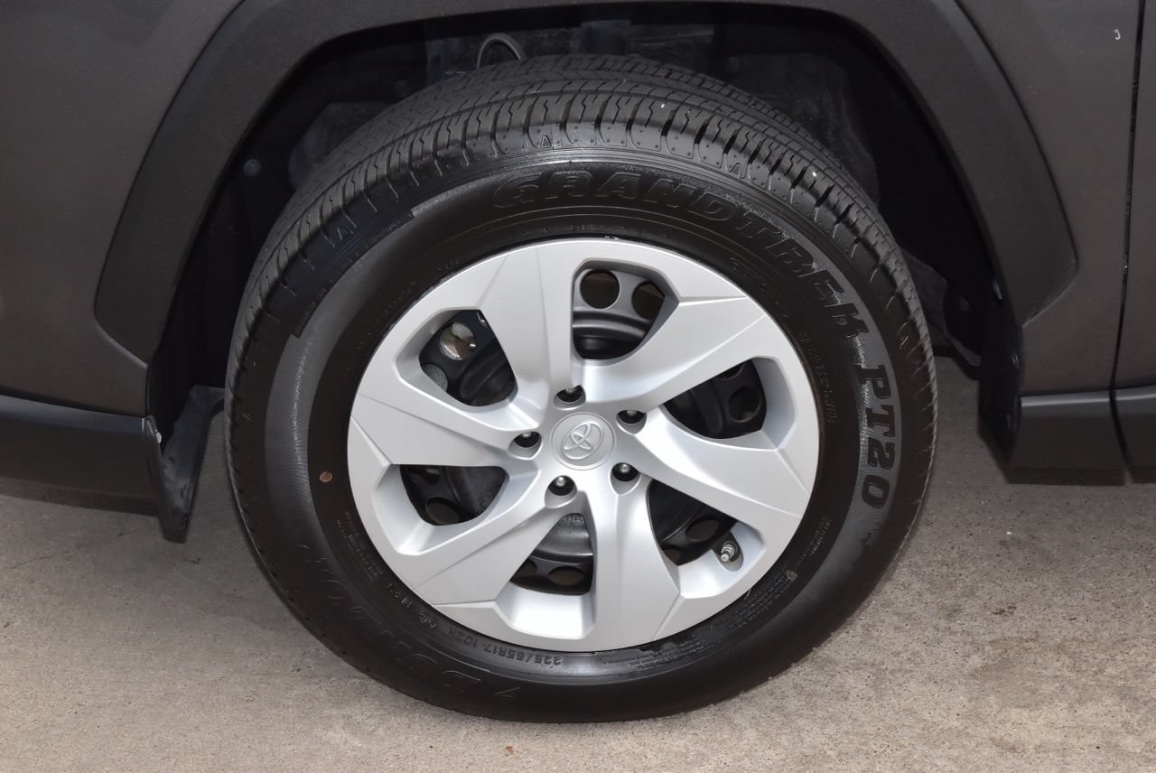 Used 2024 Toyota RAV4 LE FWD image 35