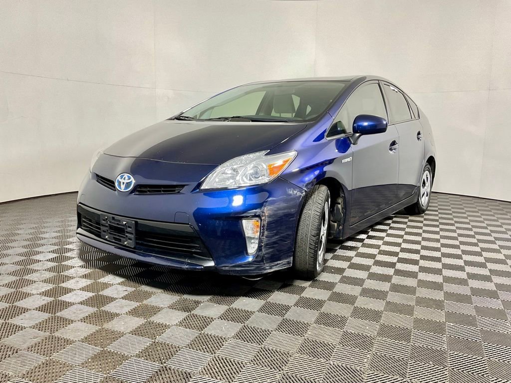 Used 2014 Toyota Prius Three FWD image 2
