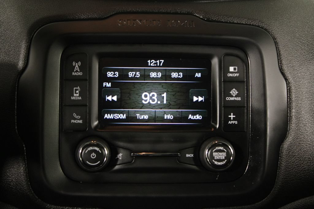 Used 2017 Jeep Renegade Altitude FWD image 8