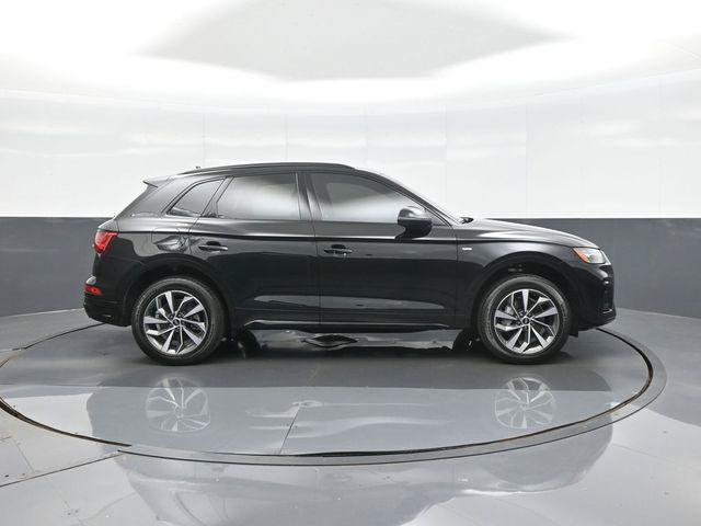 Used 2024 Audi Q5 2.0T Premium w/ Summer of Audi Package AWD/4WD image 8