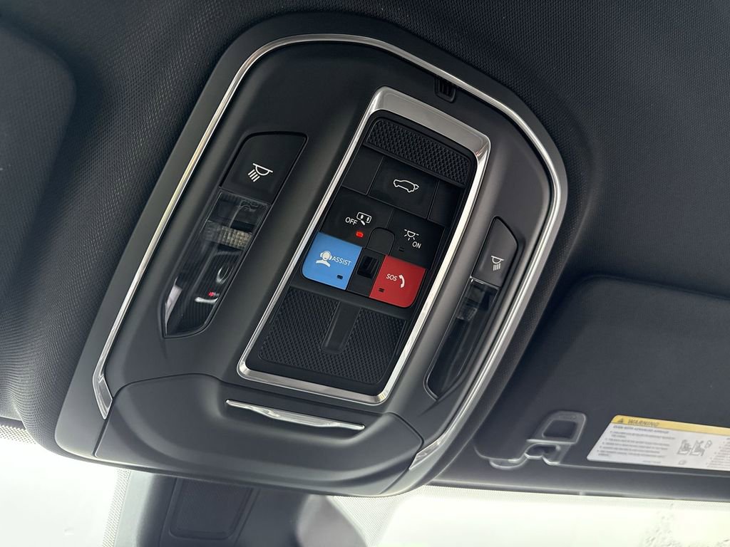 New 2025 Jeep Grand Cherokee Altitude image 16