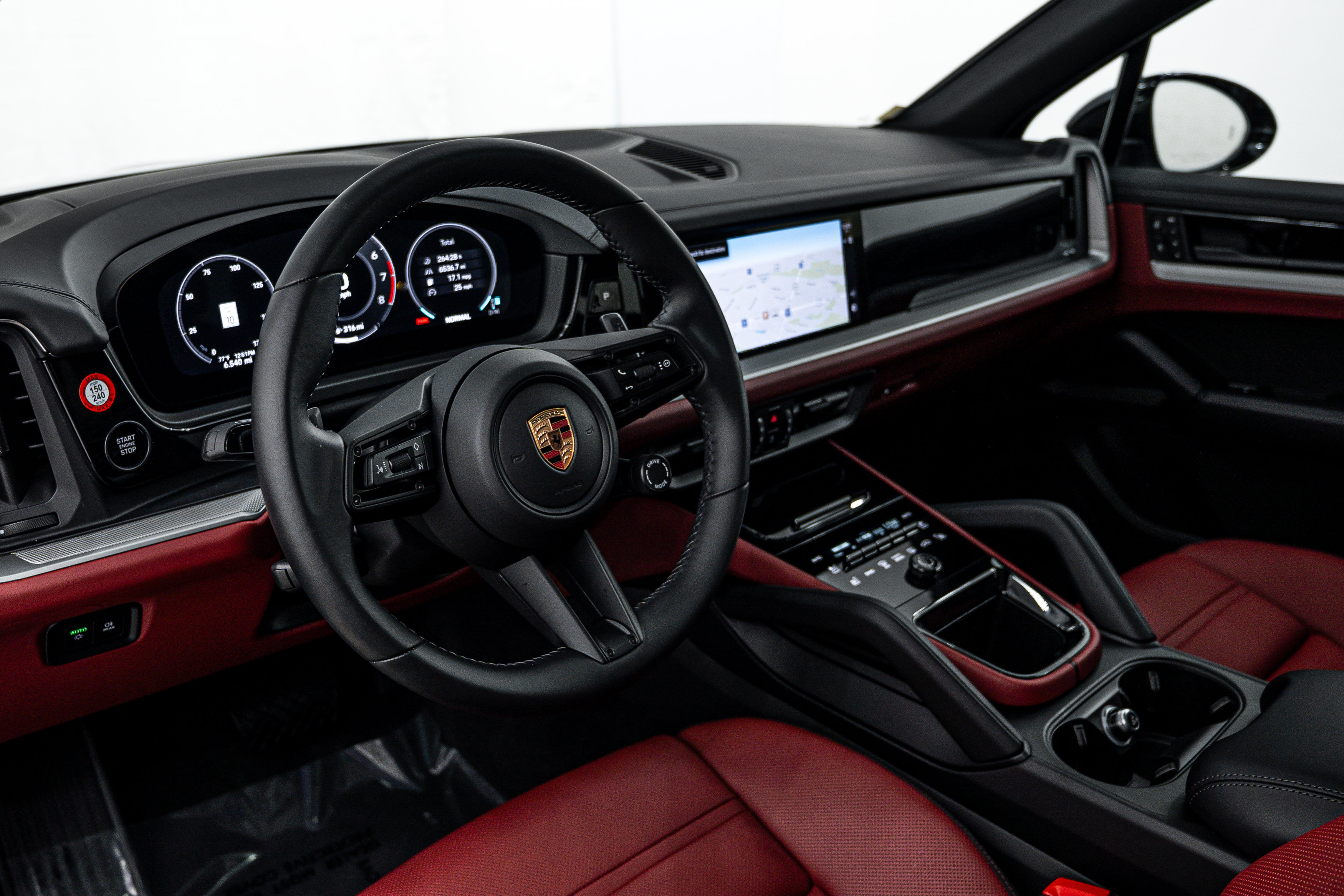 Certified 2026 Porsche Cayenne AWD/4WD image 13