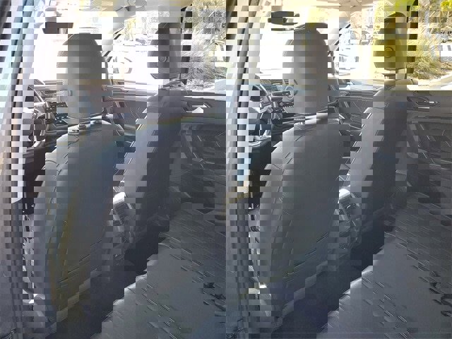 Certified 2023 Volkswagen Tiguan SE image 10