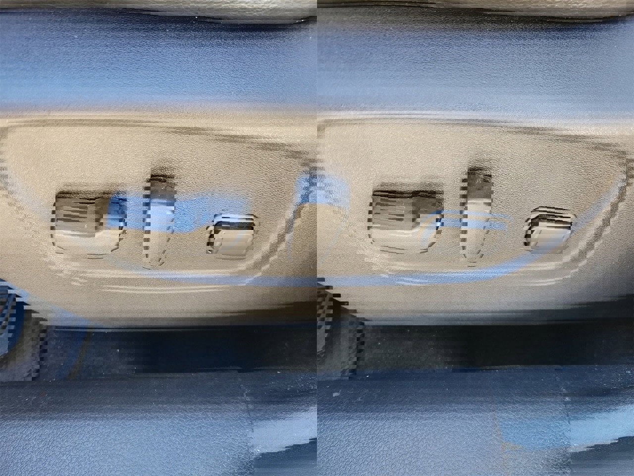 Used 2018 Nissan Rogue SL w/ Premium Package image 18