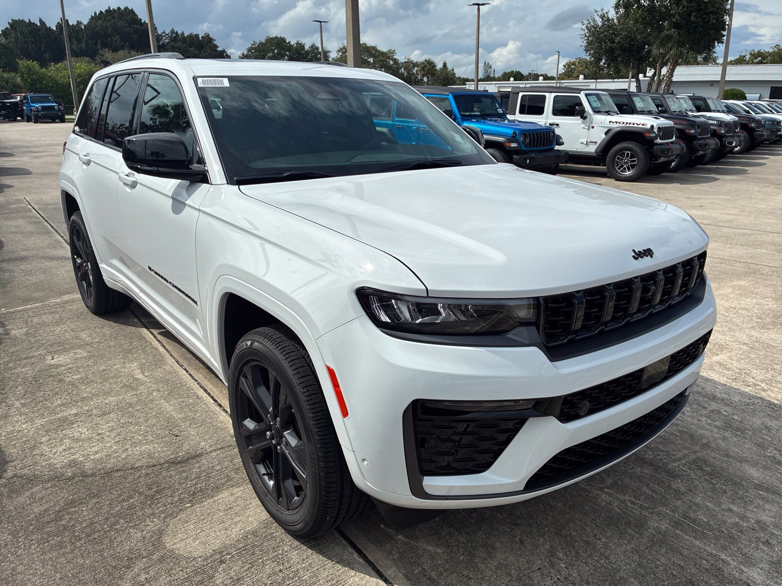 New 2027 Jeep Grand Cherokee Limited AWD/4WD image 7