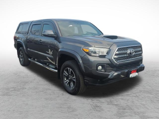 Certified 2017 Toyota Tacoma TRD Sport w/ Tow Package (A/T) image 3