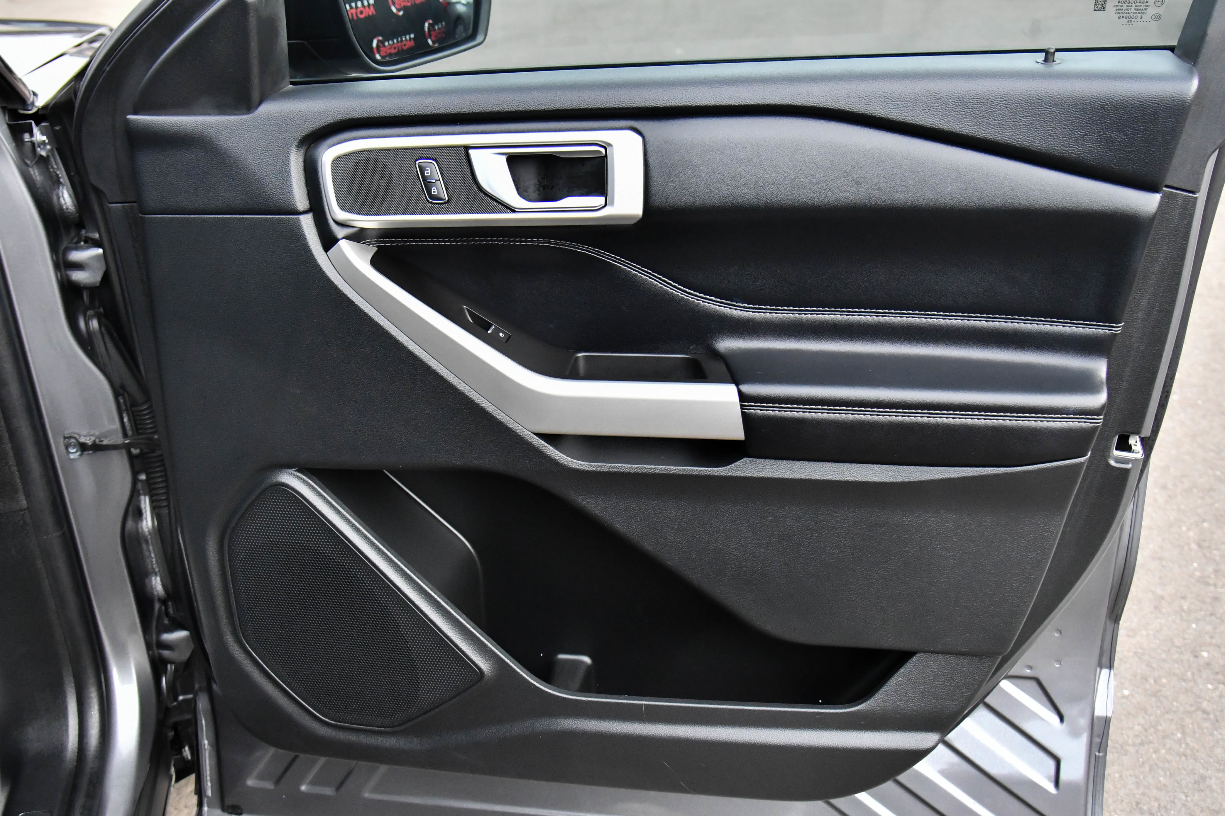 Used 2022 Ford Explorer XLT w/ Equipment Group 202A image 43