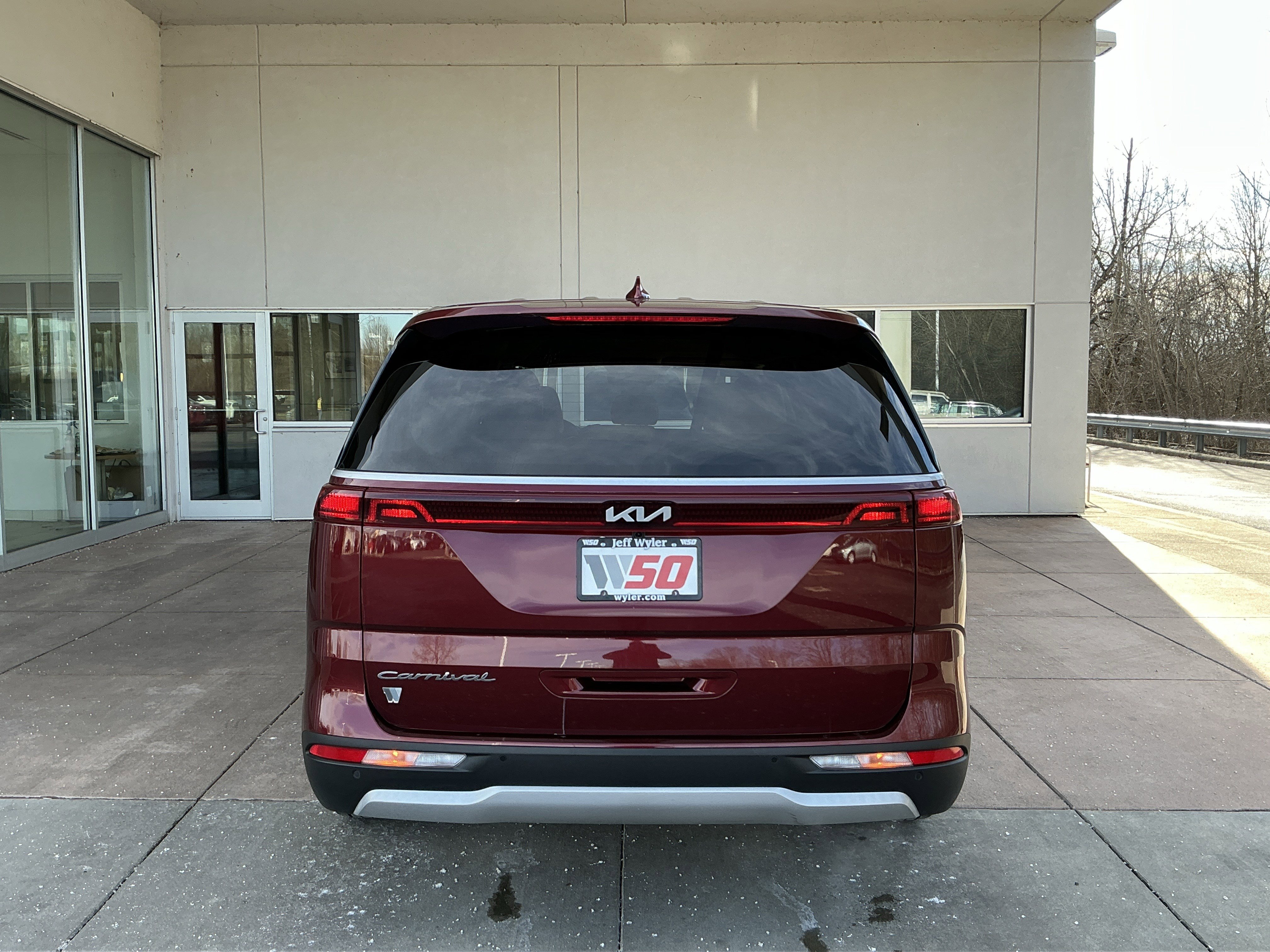 Used 2022 Kia Carnival LX image 21