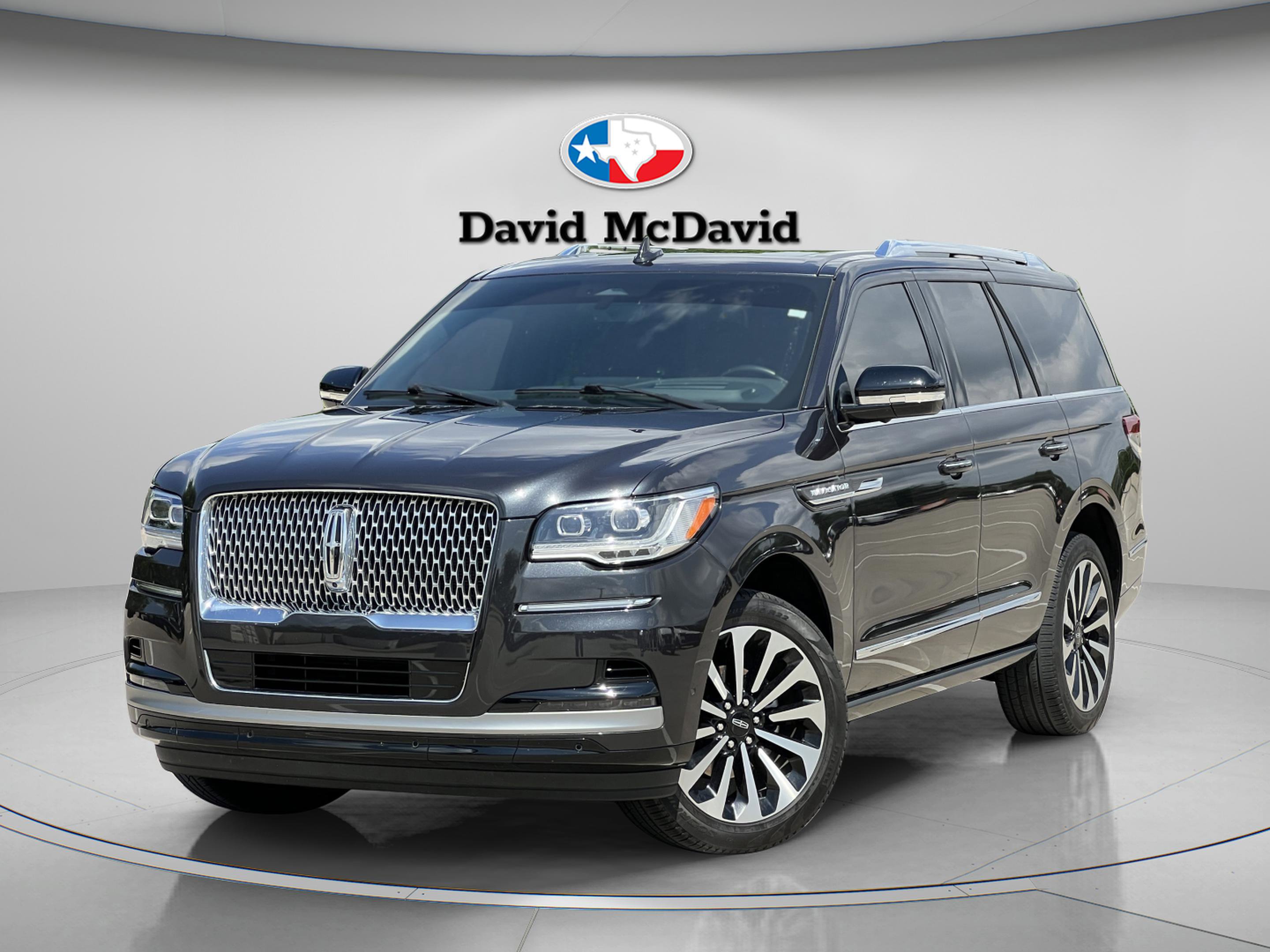 Used 2024 Lincoln Navigator Reserve image 1