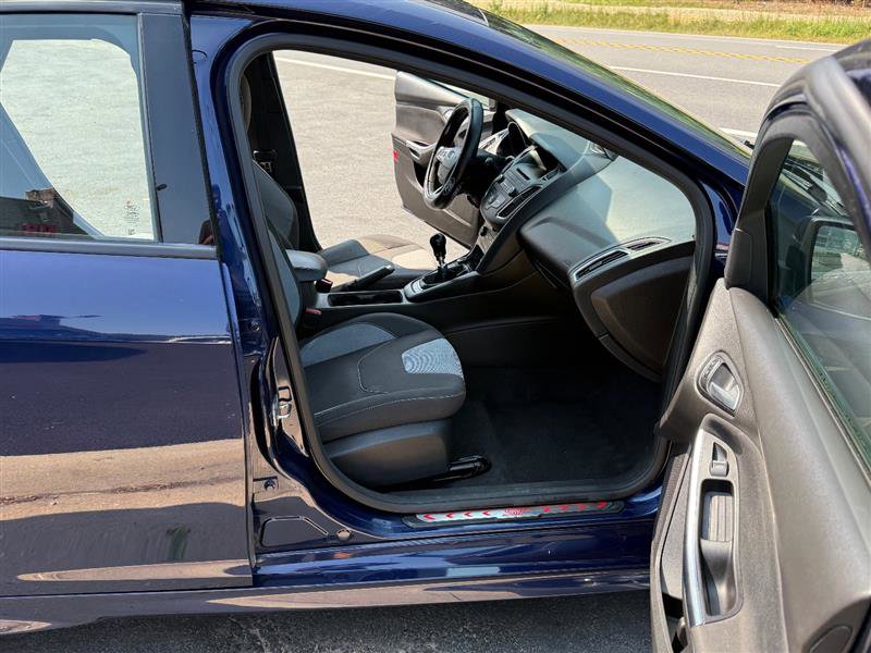 Used 2016 Ford Focus ST image 16