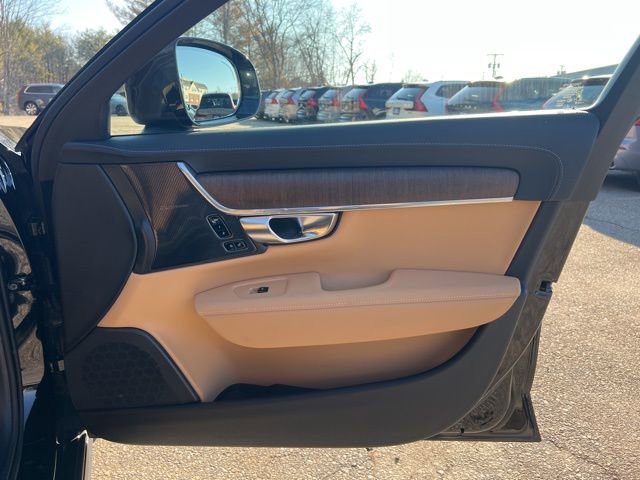 Certified 2025 Volvo V90 B6 Cross Country Ultra AWD/4WD image 16