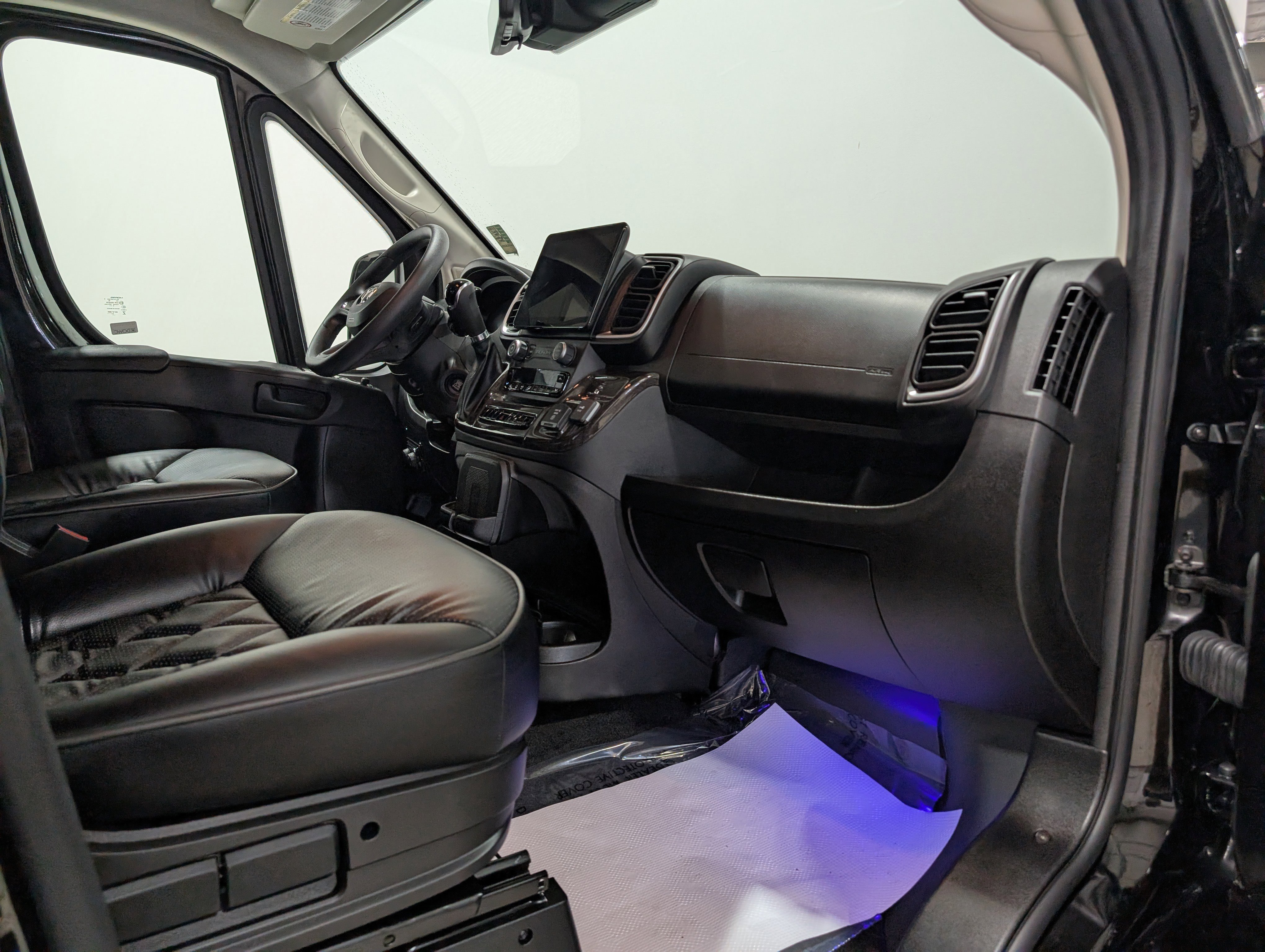 Used 2023 RAM ProMaster 2500 w/ Driver Convenience Group image 20