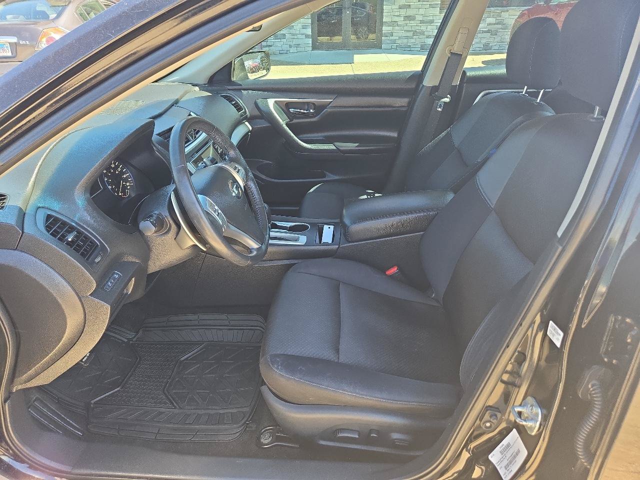 Used 2016 Nissan Altima 2.5 SR FWD image 7