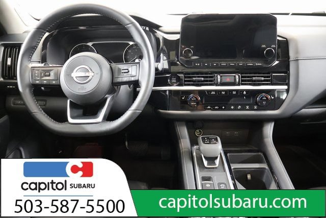 Used 2025 Nissan Pathfinder SL w/ SL Premium Package AWD/4WD image 16