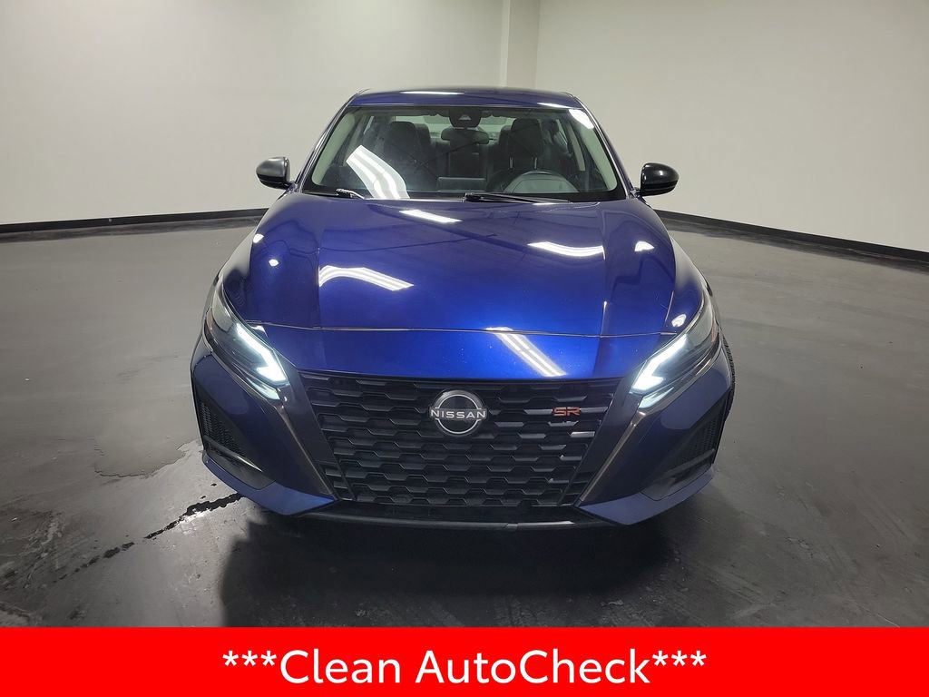 Used 2023 Nissan Altima 2.5 SR AWD/4WD image 3