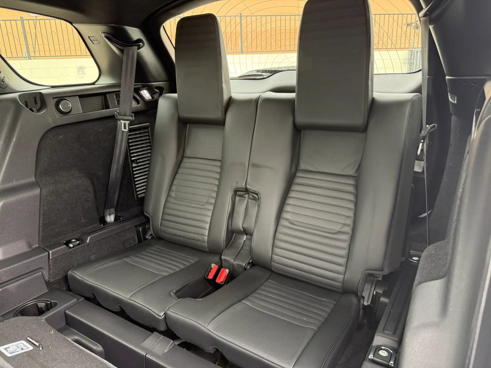 Used 2018 Land Rover Discovery Sport HSE Luxury AWD/4WD image 13