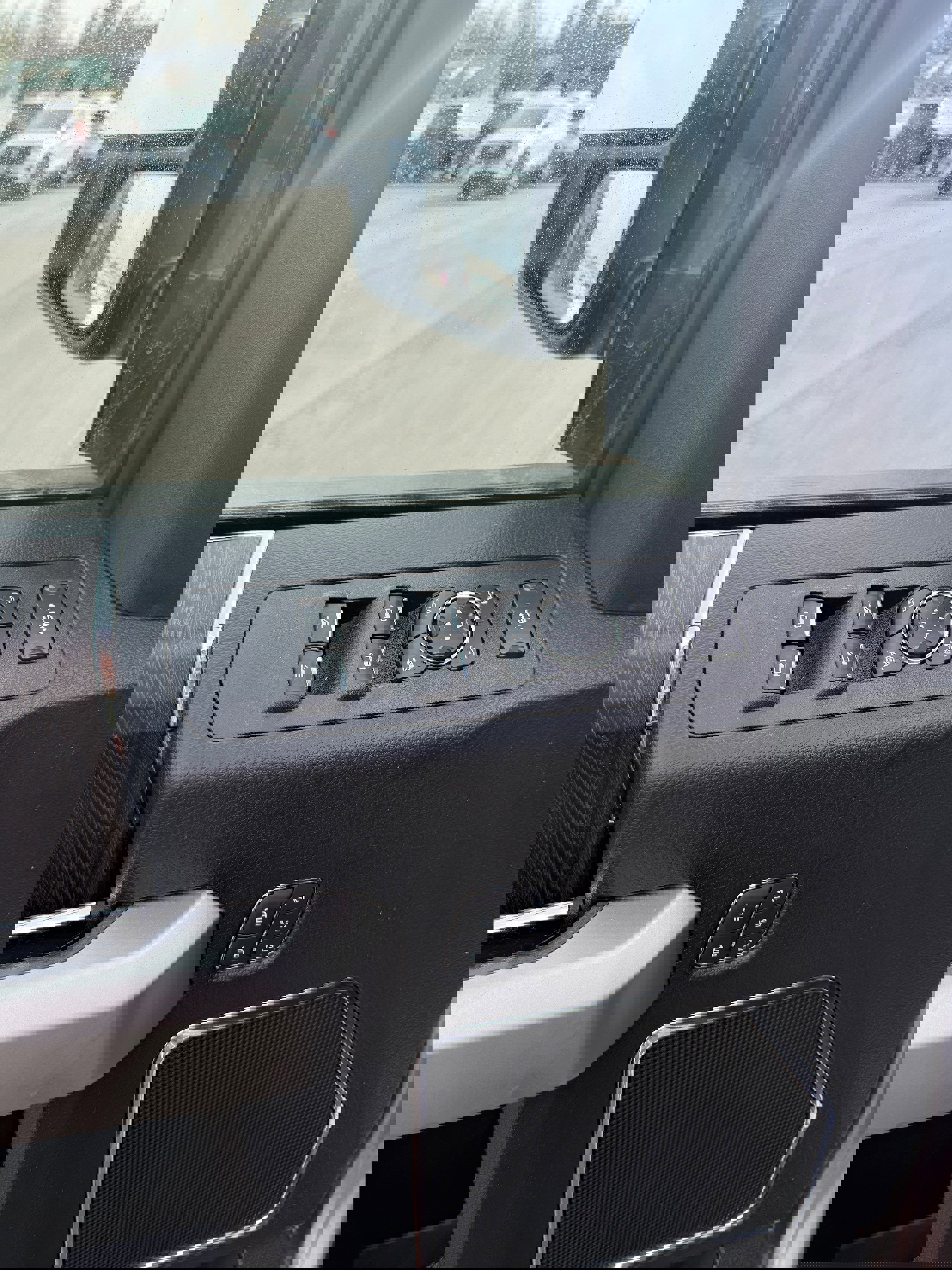 Used 2021 Ford F350 Lariat w/ Lariat Value Package image 7