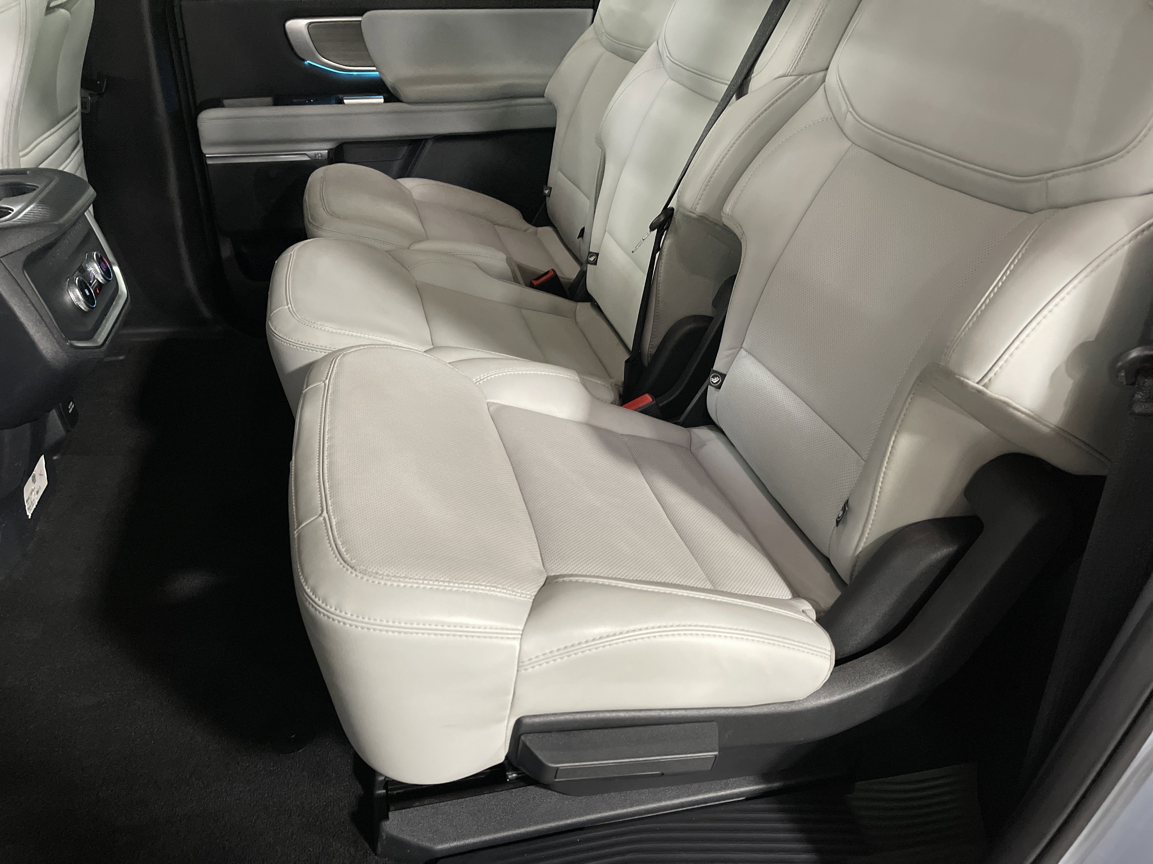 Used 2025 Ford Expedition Max Platinum image 12