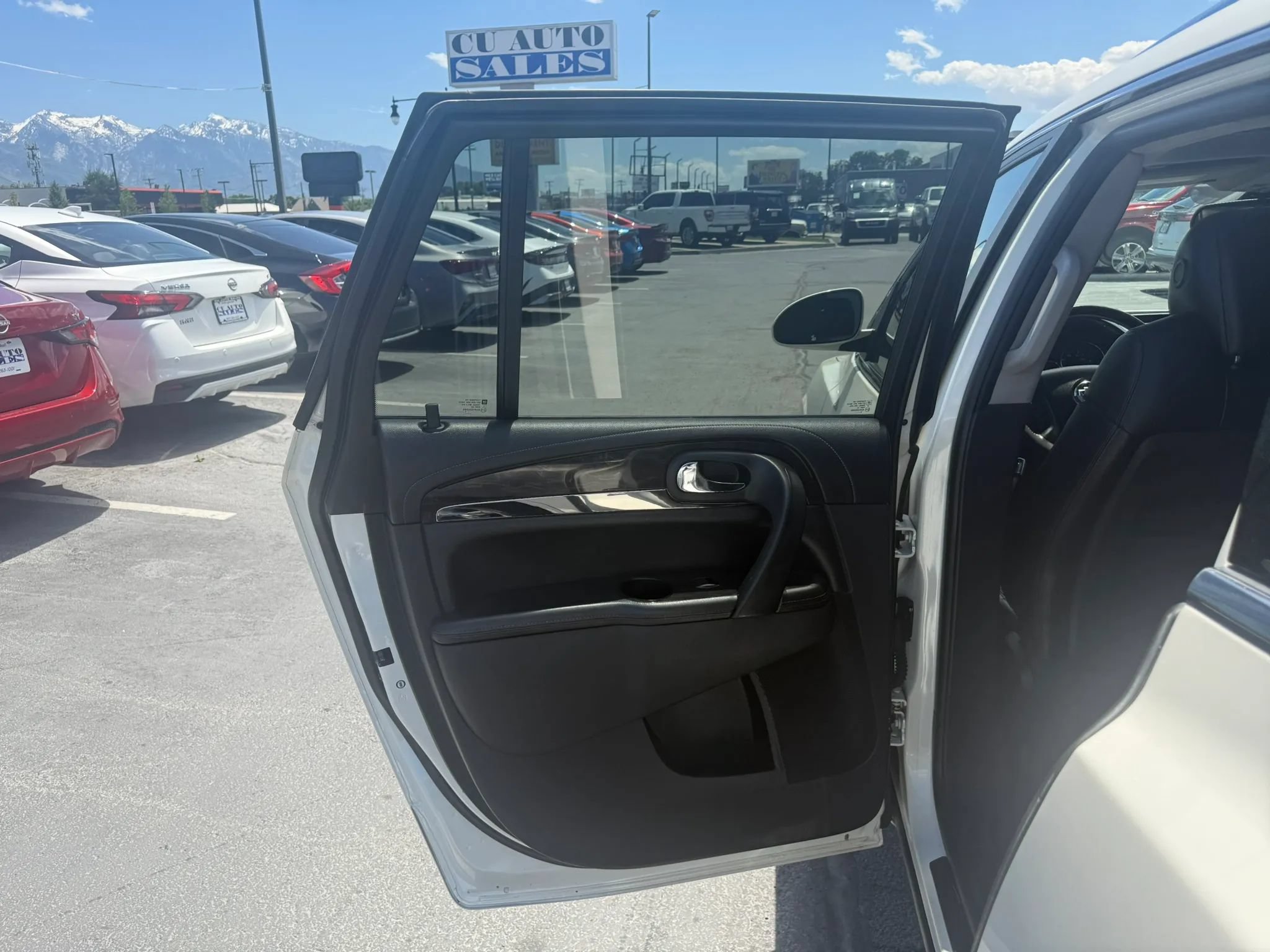 Used 2015 Buick Enclave Leather w/ Trailering Package AWD/4WD image 23