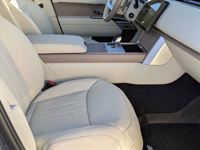 New 2026 Land Rover Range Rover SE image 17