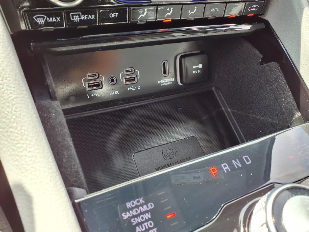 Used 2022 Jeep Grand Cherokee L Overland w/ Luxury Tech Group IV AWD/4WD image 10