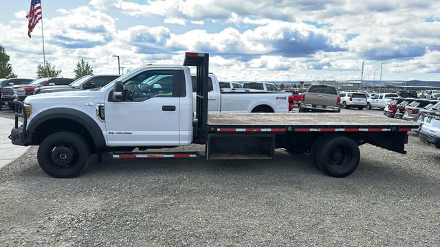 Used 2018 Ford F550 4x4 Regular Cab Super Duty w/ Power Equipment Group image 2