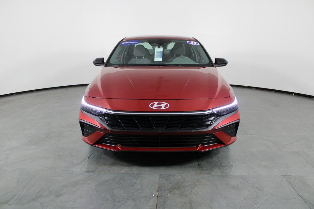 Certified 2025 Hyundai Elantra Sport image 12