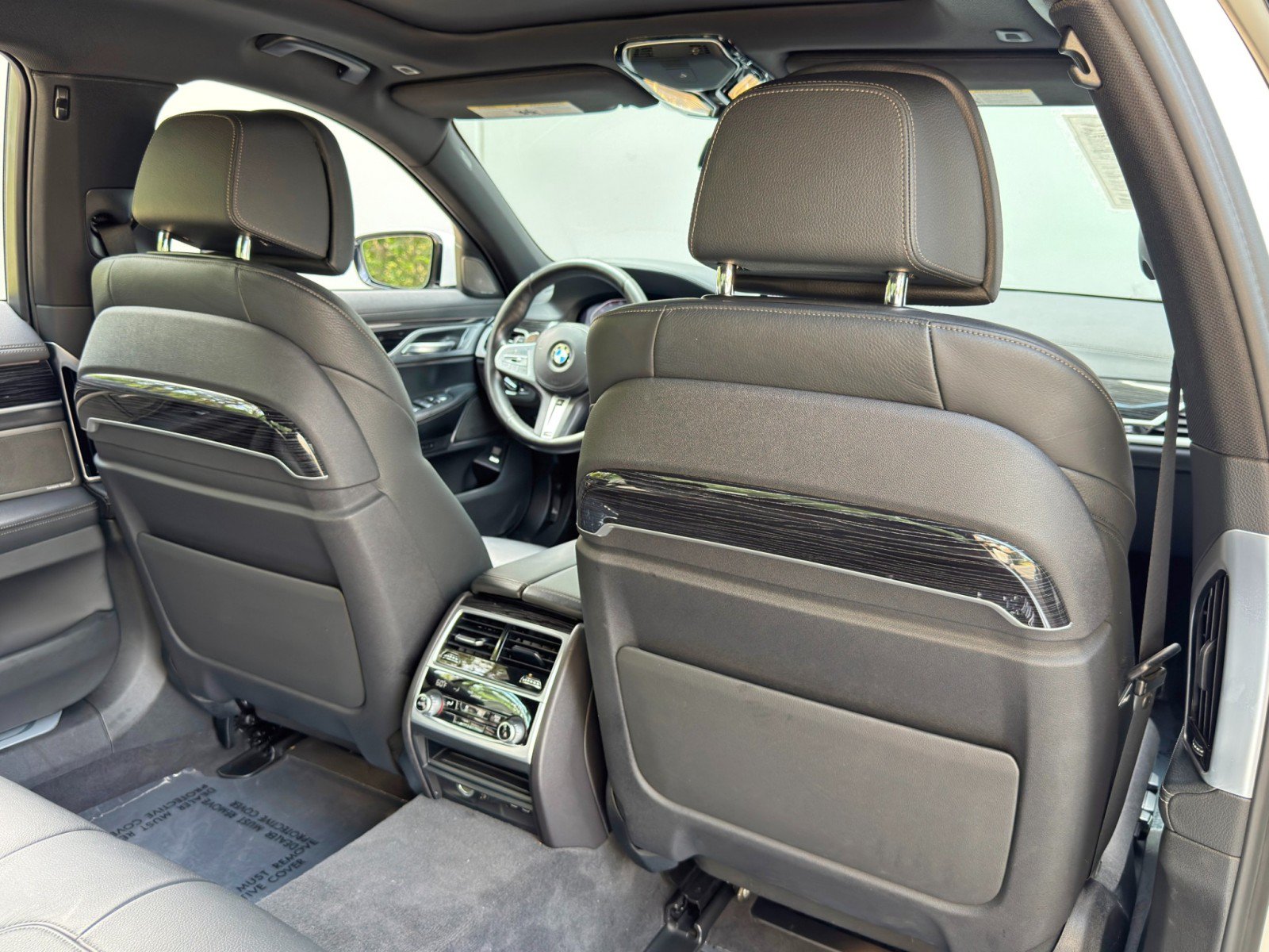 Used 2022 BMW 740i w/ M Sport Package RWD image 43
