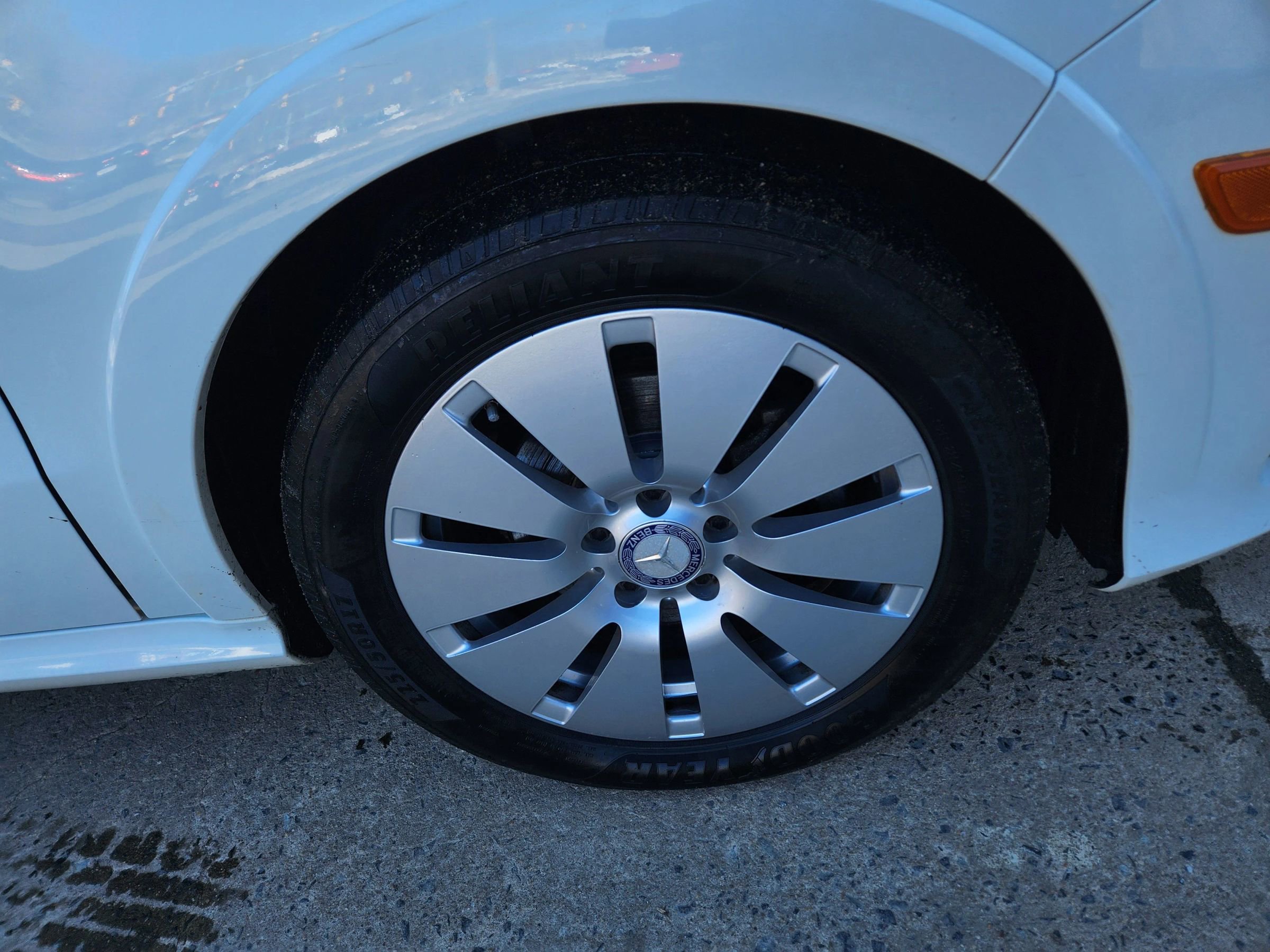 Used 2017 Mercedes-Benz B 250e image 6