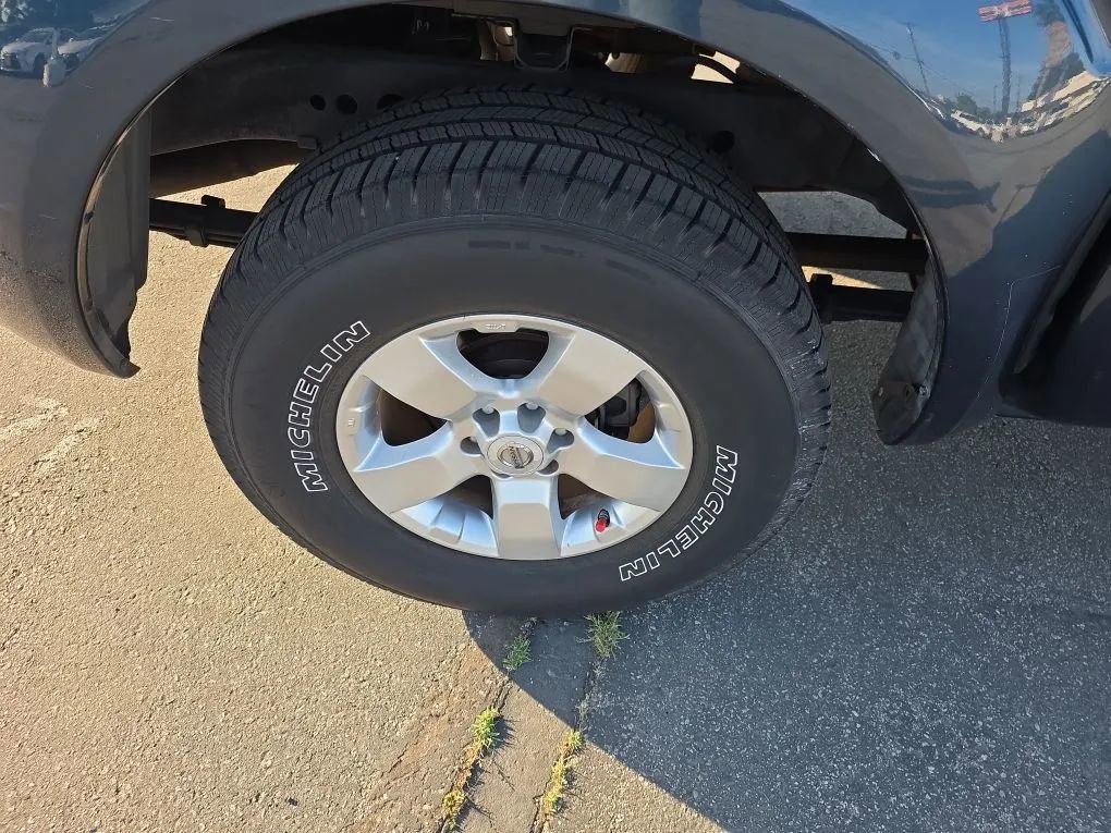 Used 2013 Nissan Frontier SV RWD image 11